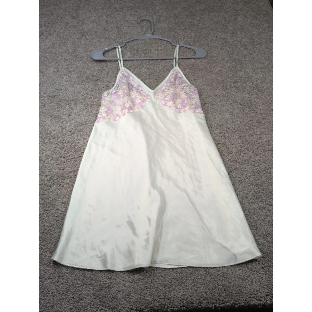 Vera A Sense of Style Ivory Satin Lace Chemise Nightgown Lavender Purple Large - Picture 1 of 7
